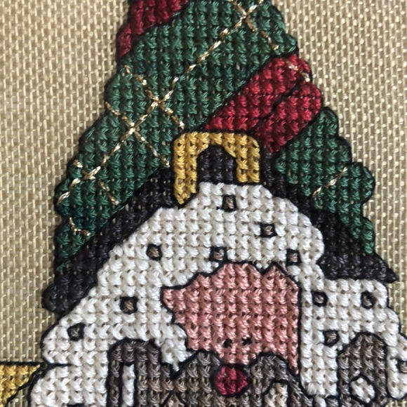 SANTA  GNOME  WITH GIFTS- HANDMADE NEEDLEPOINT - FREMED-BRAND NEW - Picture 6 of 9